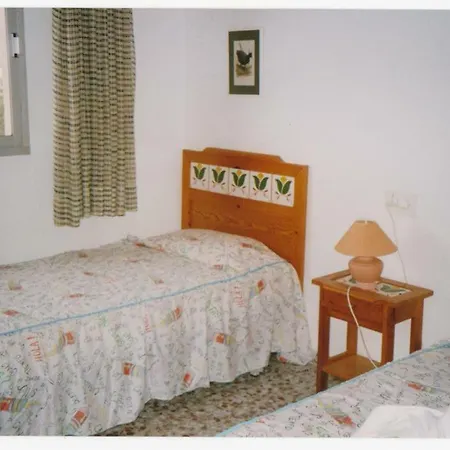 Marina Racons Edificio Leo * 데니아